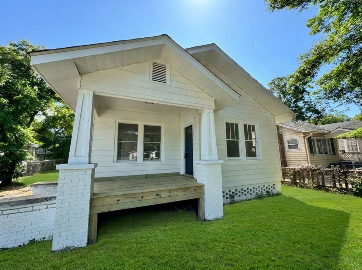 House for rent at 611 Dauphin Island Parkway, Mobile, AL 36606