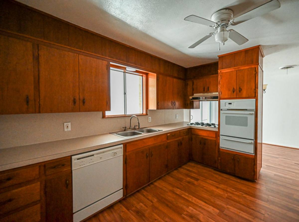 House for rent at 903 N Lamb, Bowie, TX 76230