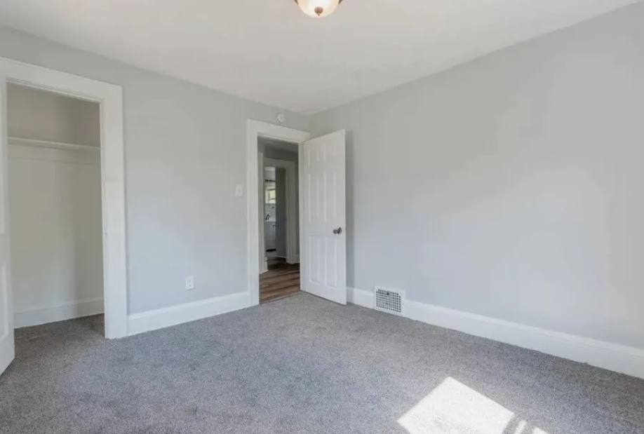 House for rent at 897 Peckham St, Akron, OH 44320