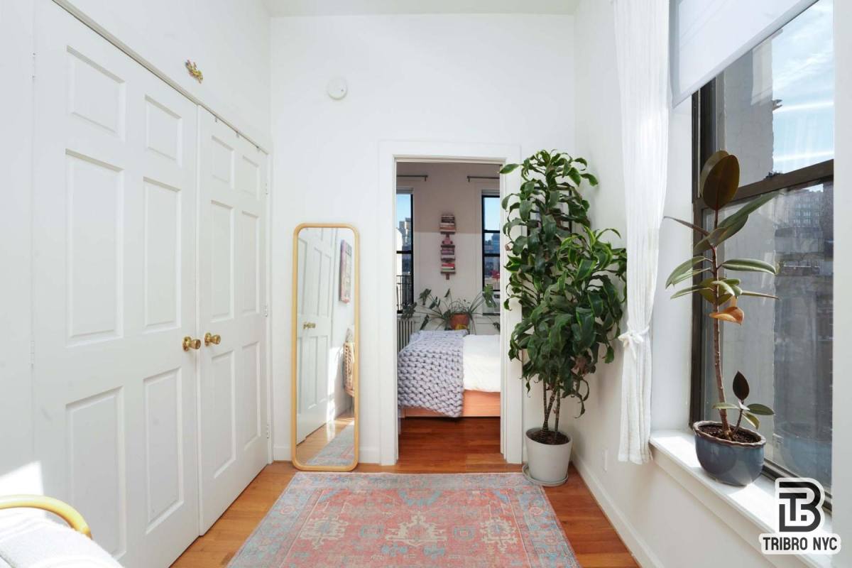 Apartment for rent at 301 W 20th St #2A, New York, NY 10011
