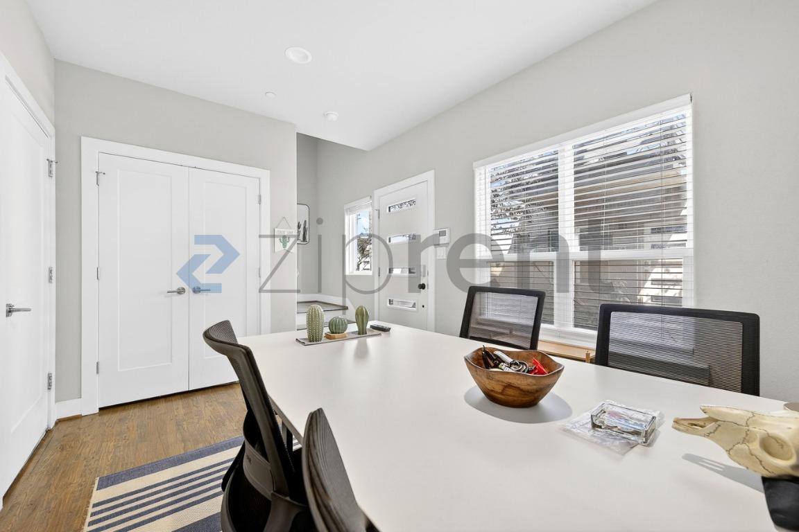 Townhouse for rent at 4906 Live Oak St #3, Dallas, TX 75206