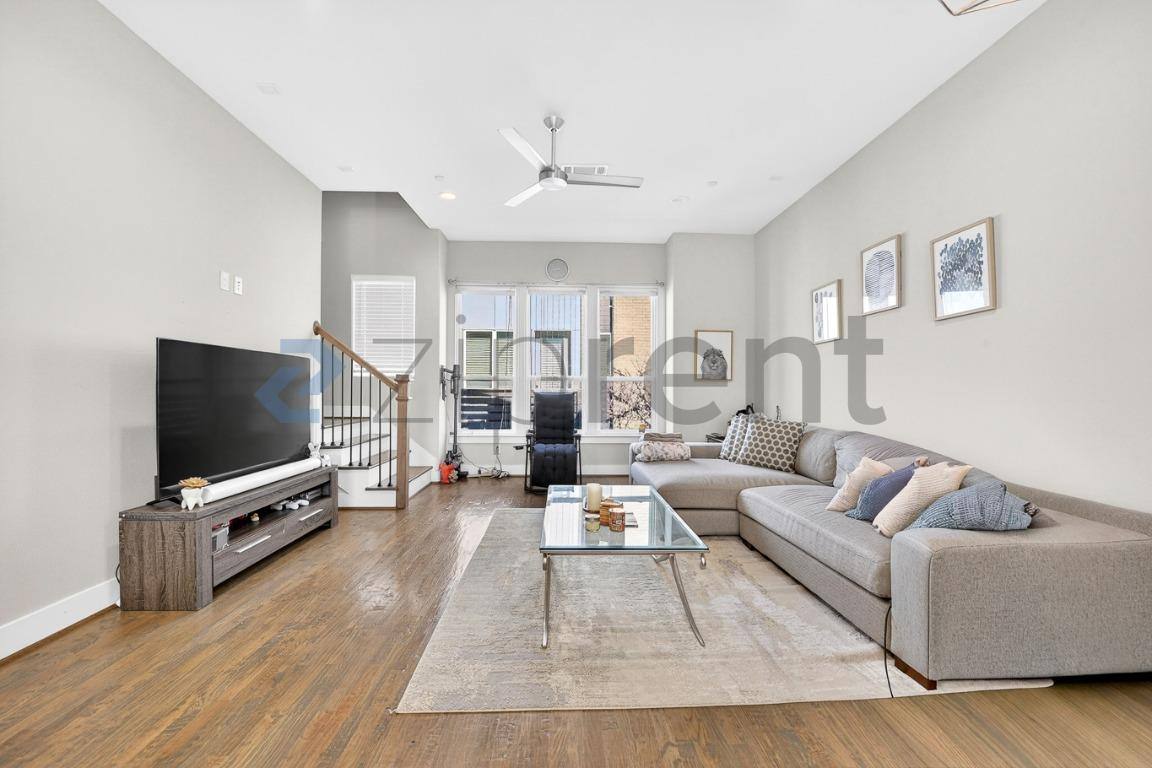 Townhouse for rent at 4906 Live Oak St #3, Dallas, TX 75206