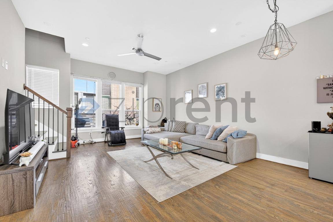 Townhouse for rent at 4906 Live Oak St #3, Dallas, TX 75206
