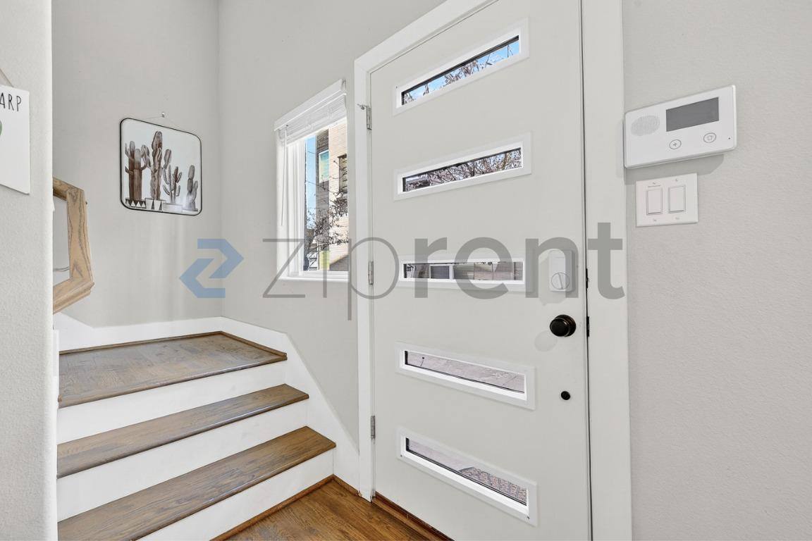 Townhouse for rent at 4906 Live Oak St #3, Dallas, TX 75206