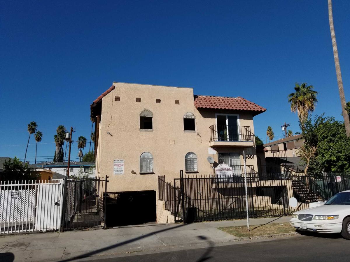Apartment for rent at 14811 Delano St #6, Van Nuys, CA 91411