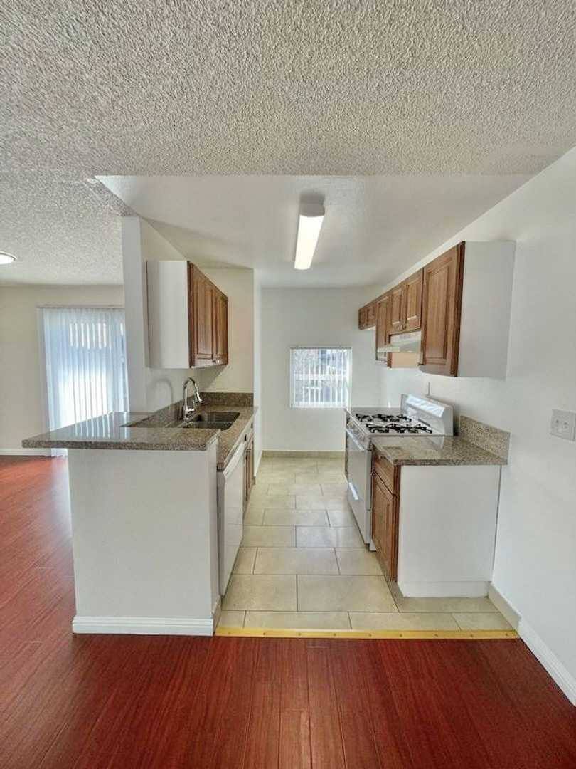 Apartment for rent at 14811 Delano St #6, Van Nuys, CA 91411