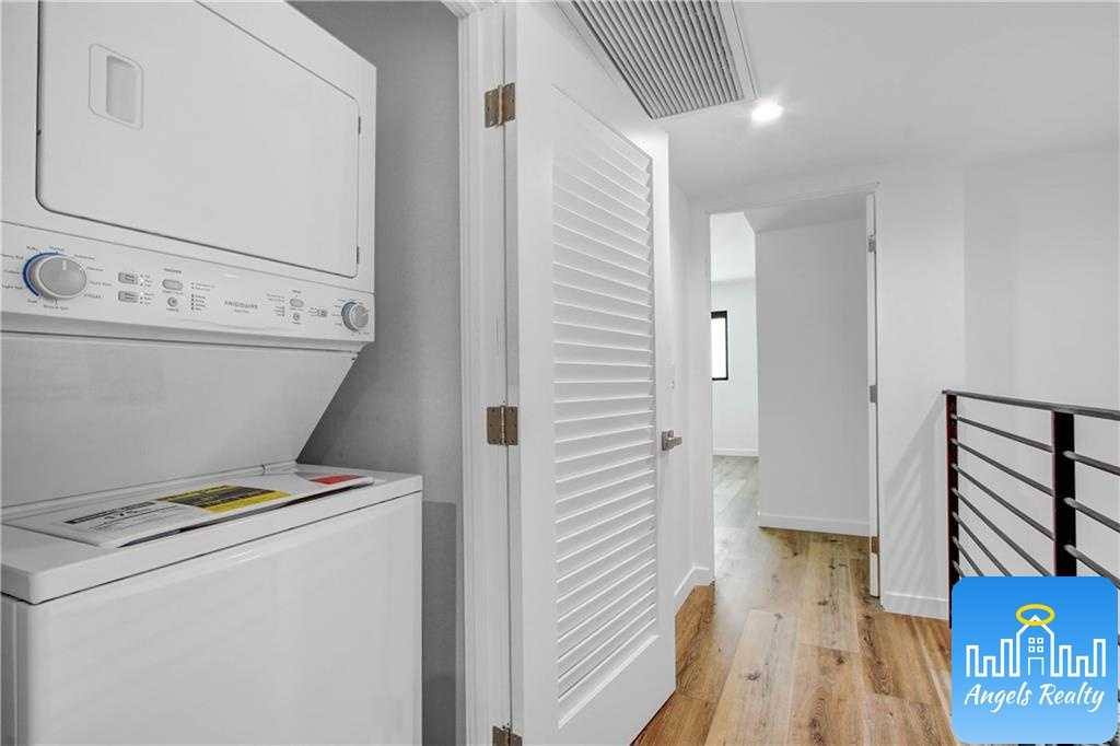 Townhouse for rent at 4409 Saugus Ave #104, Sherman Oaks, CA 91403