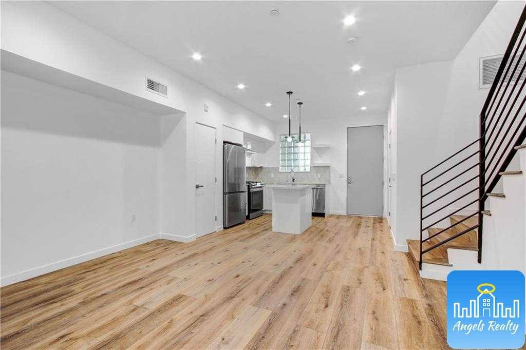 Townhouse for rent at 4409 Saugus Ave #104, Sherman Oaks, CA 91403