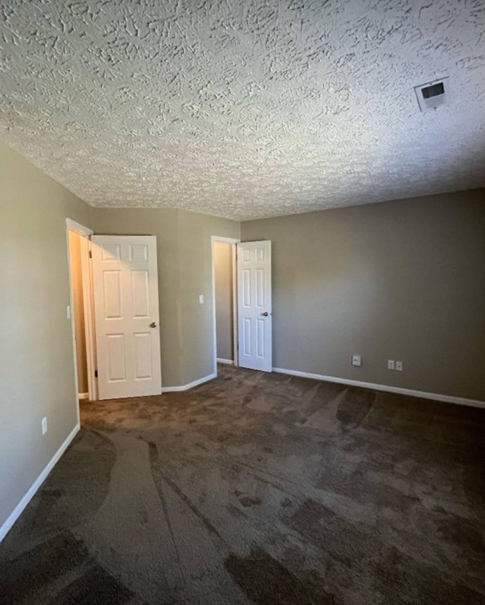 Apartment for rent at 1704 S Cross Lakes Circle, Anderson, IN 46012