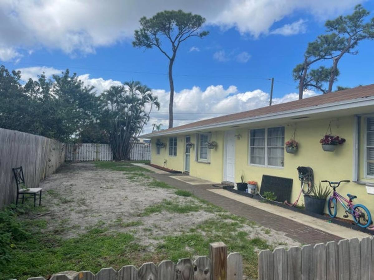 House for rent at 4425 Steven Rd W, Lake Worth, FL 33461