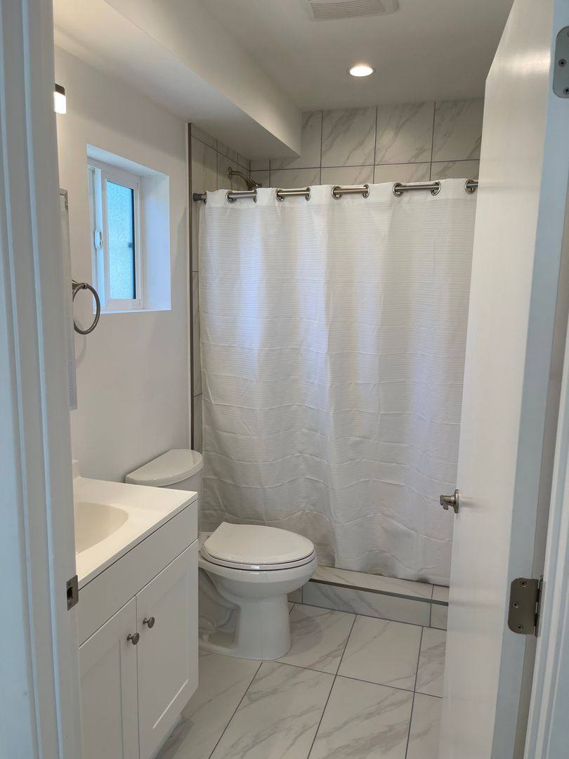 Apartment for rent at 4177 Naomi Ave, Los Angeles, CA 90011