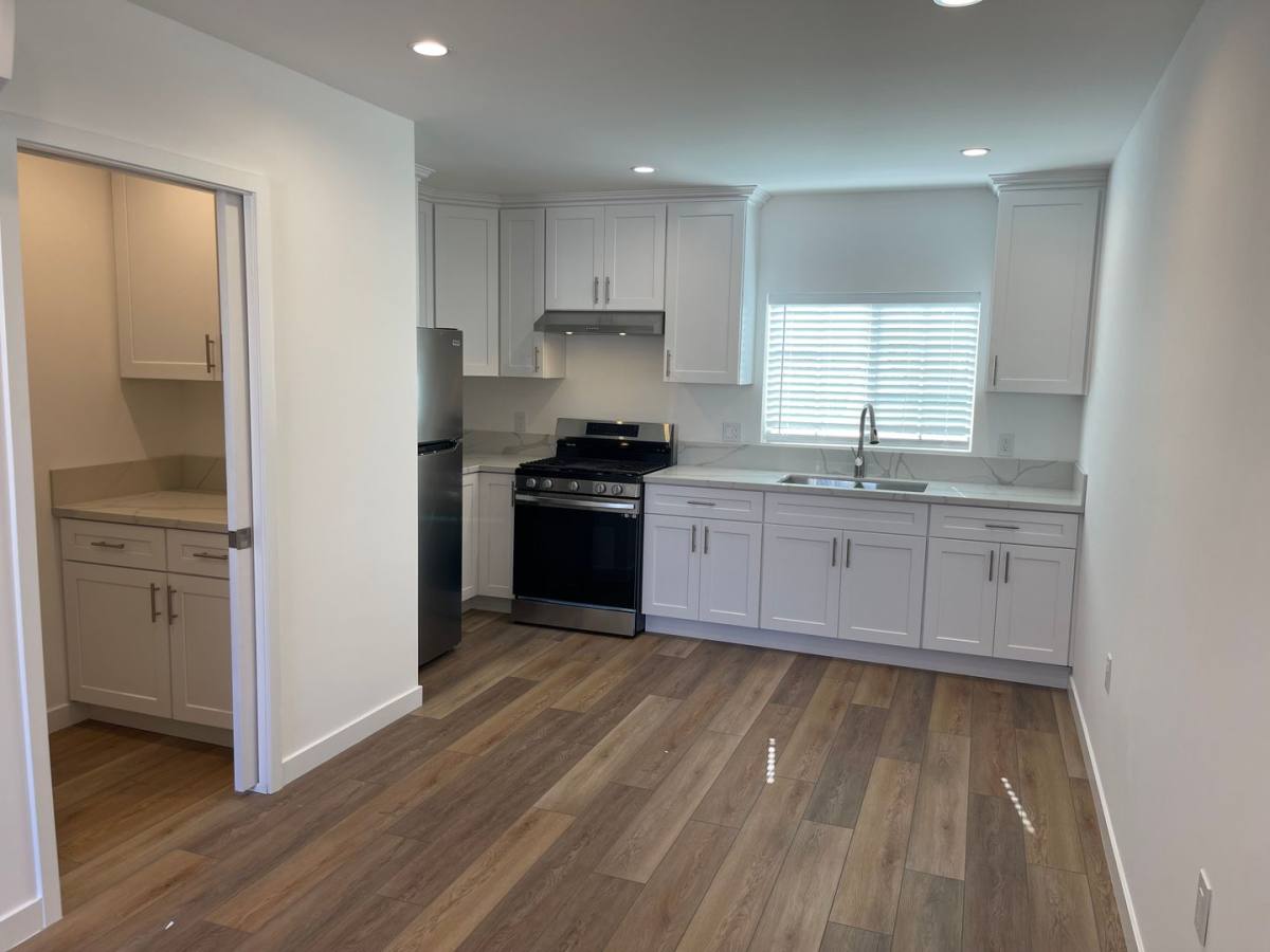 Apartment for rent at 4177 Naomi Ave, Los Angeles, CA 90011
