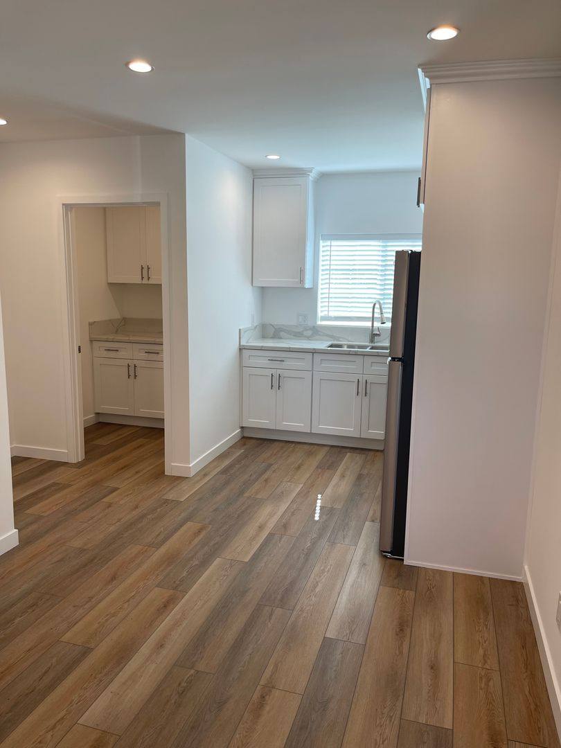 Apartment for rent at 4177 Naomi Ave, Los Angeles, CA 90011