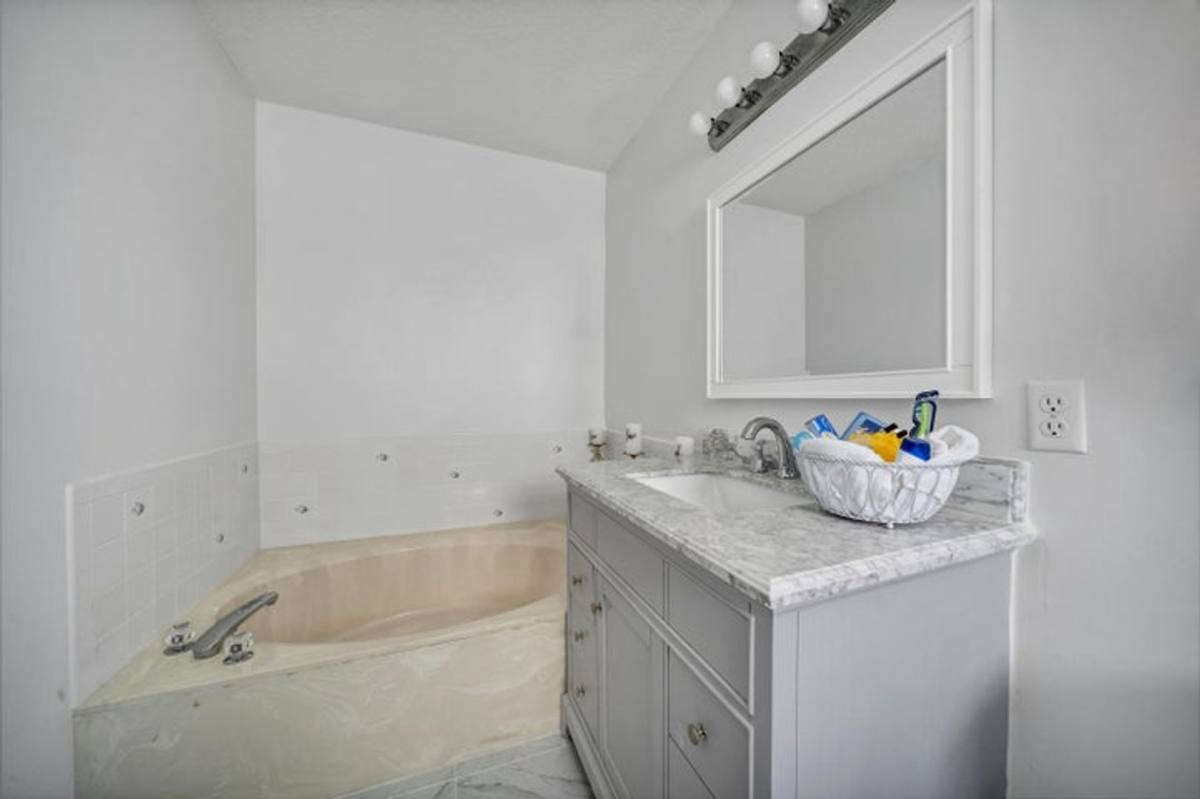 House for rent at 113 Madrid St, West Palm Beach, FL 33411