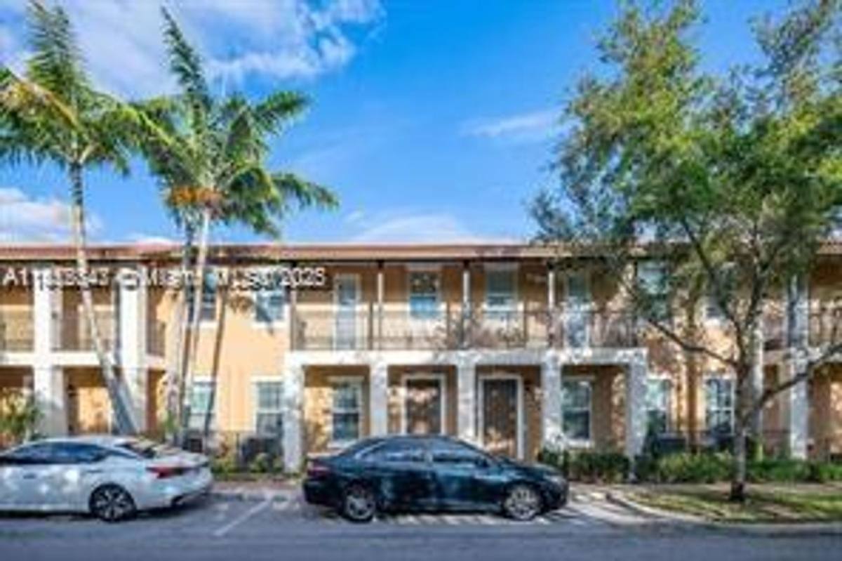 Townhouse for rent at 109 SW 147th Terrace, Hollywood, FL 33027