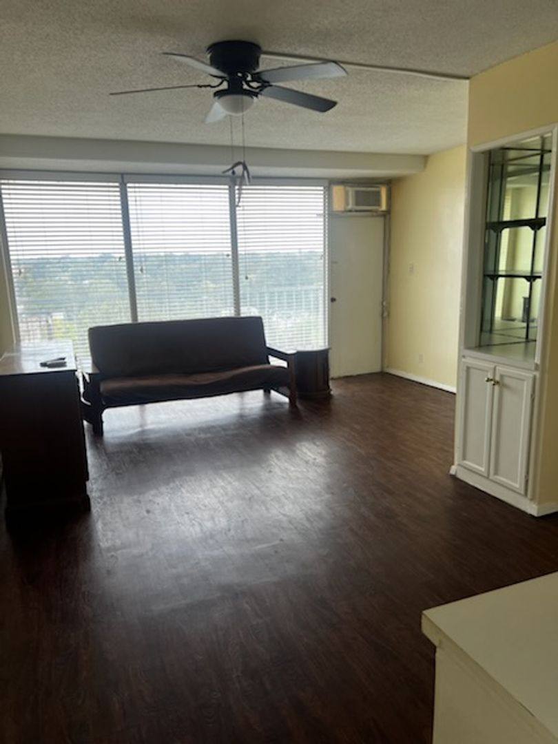 Condo for rent at 1271 Poplar Ave, Memphis, TN 38104