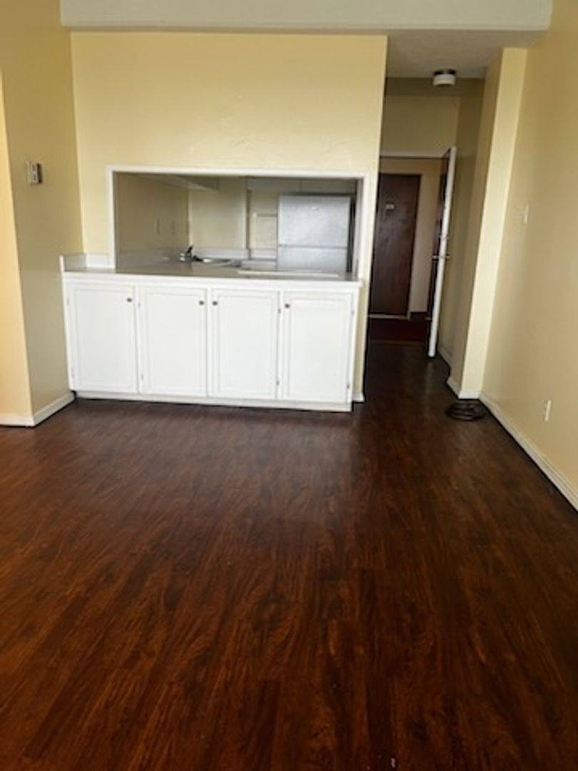 Condo for rent at 1271 Poplar Ave, Memphis, TN 38104