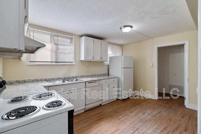 Apartment for rent at 14920 E 22nd Ave, Aurora, CO 80011
