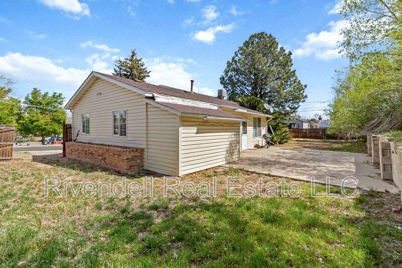 Apartment for rent at 14920 E 22nd Ave, Aurora, CO 80011