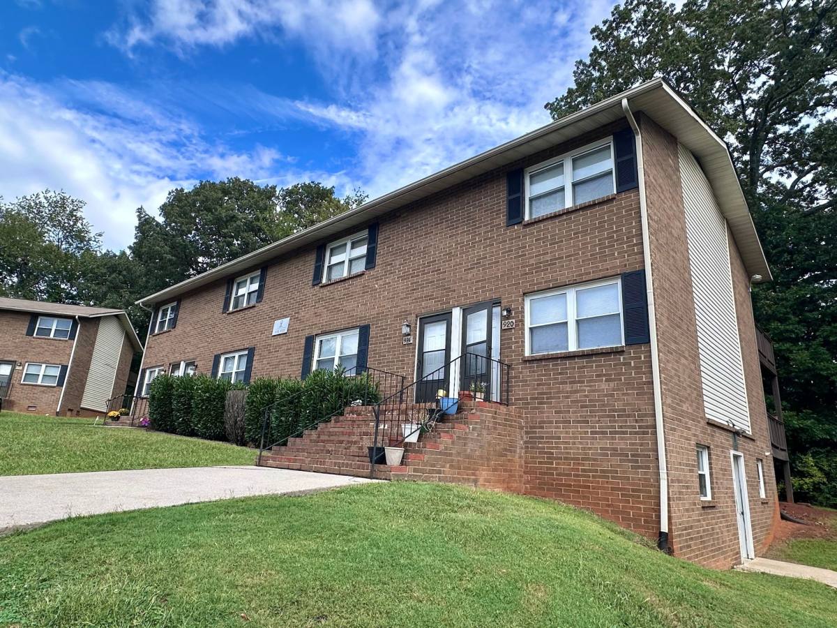 Townhouse for rent at 913 Naomi Dr, Maryville, TN 37804