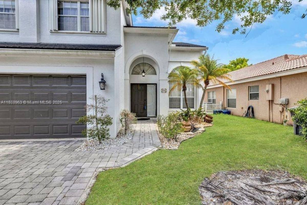 House for rent at 10766 Crescendo Circle, Boca Raton, FL 33498