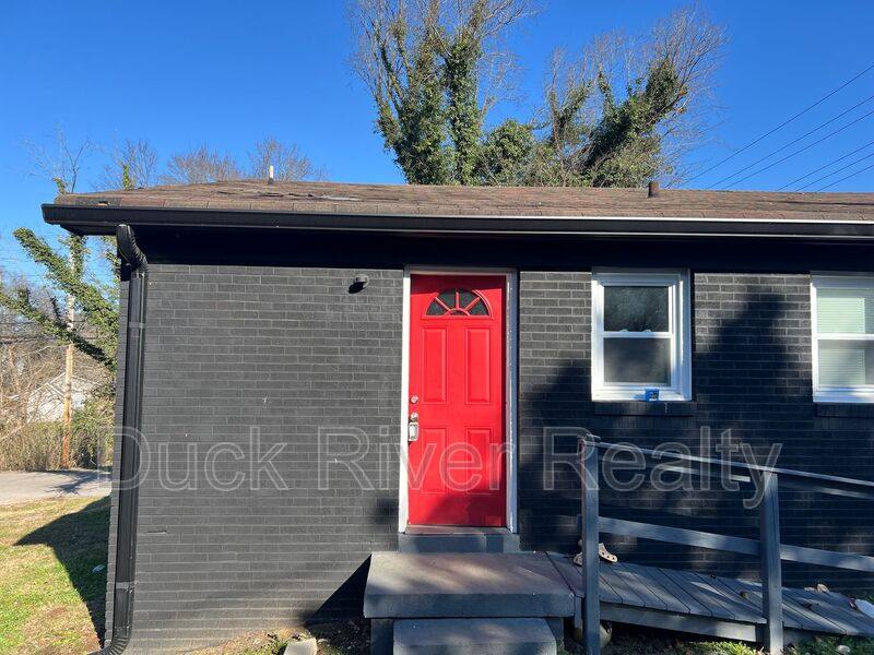 House for rent at 610 1 2 E 8th St, Columbia, TN 38401