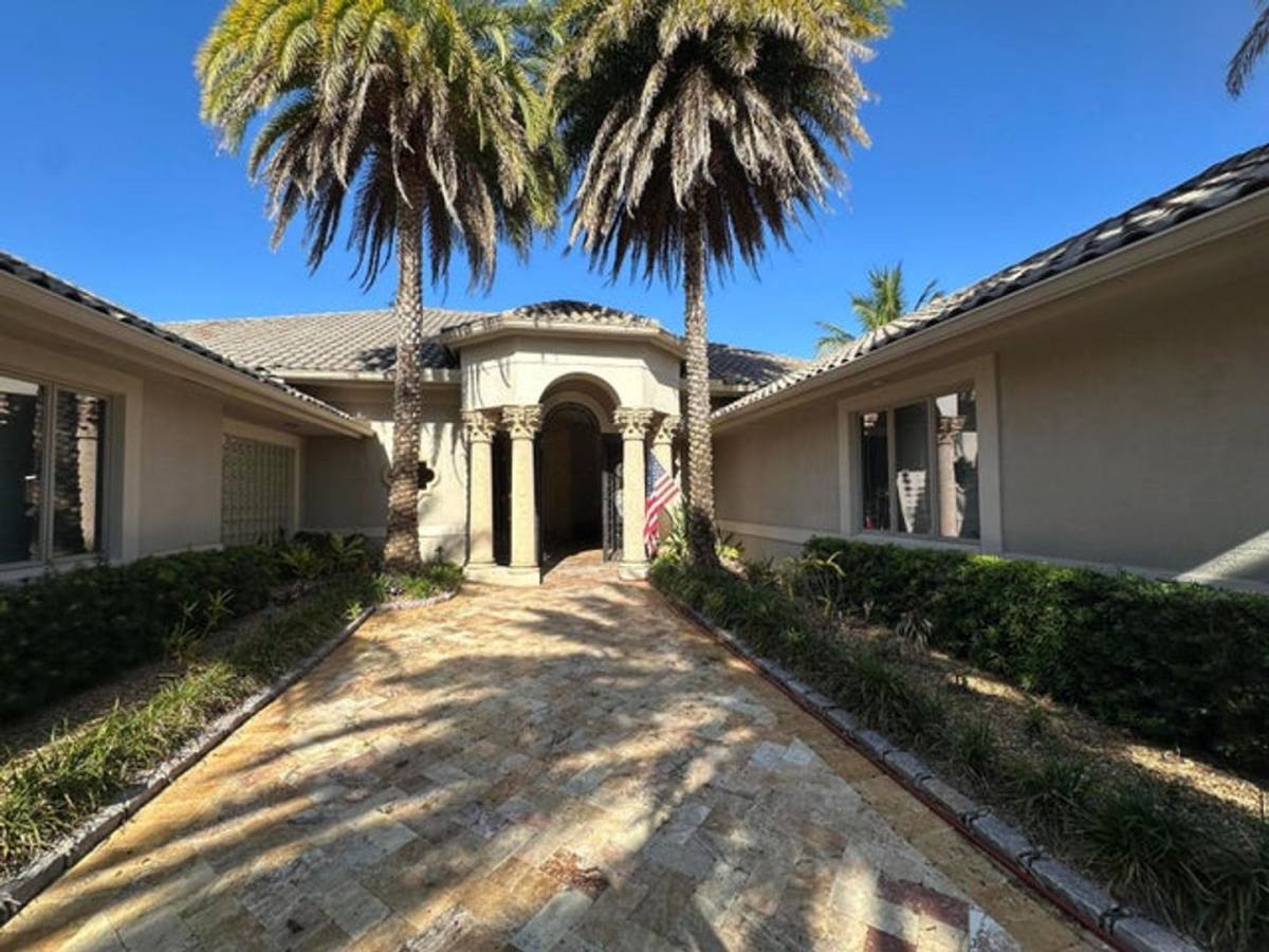 House for rent at 2610 Tecumseh Dr, West Palm Beach, FL 33409