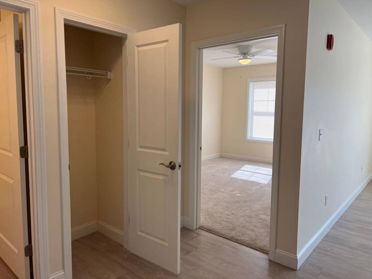Apartment for rent at 6 Macgregor Court, Londonderry, NH 03053