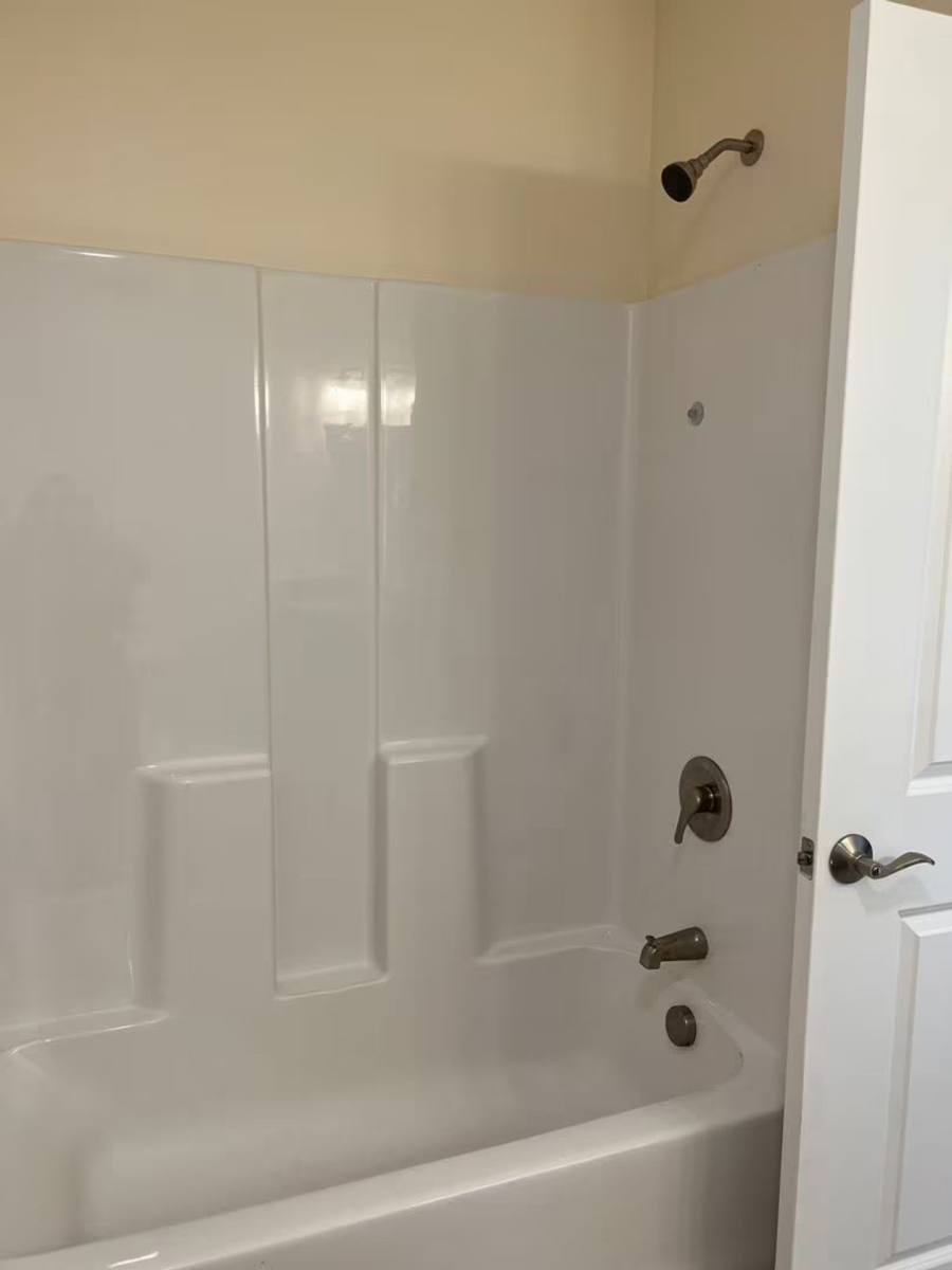 Apartment for rent at 6 Macgregor Court, Londonderry, NH 03053