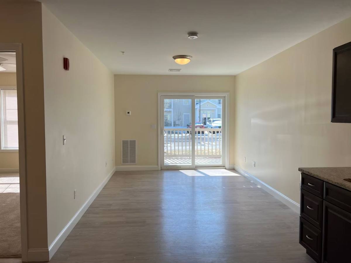 Apartment for rent at 6 Macgregor Court, Londonderry, NH 03053