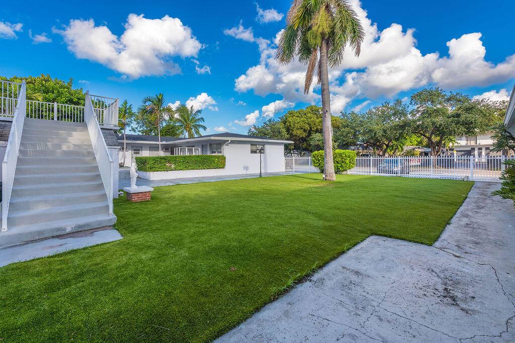 Apartment for rent at 1826 Sherman St, Hollywood, FL 33020