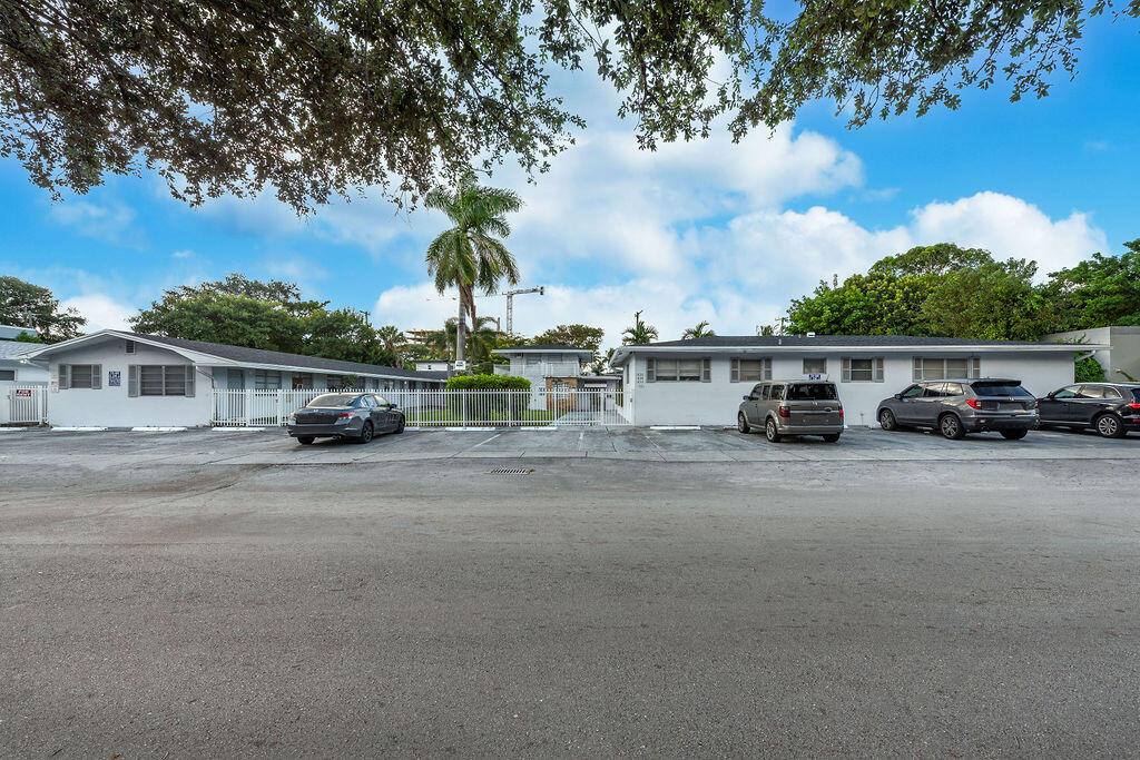 Apartment for rent at 1826 Sherman St, Hollywood, FL 33020