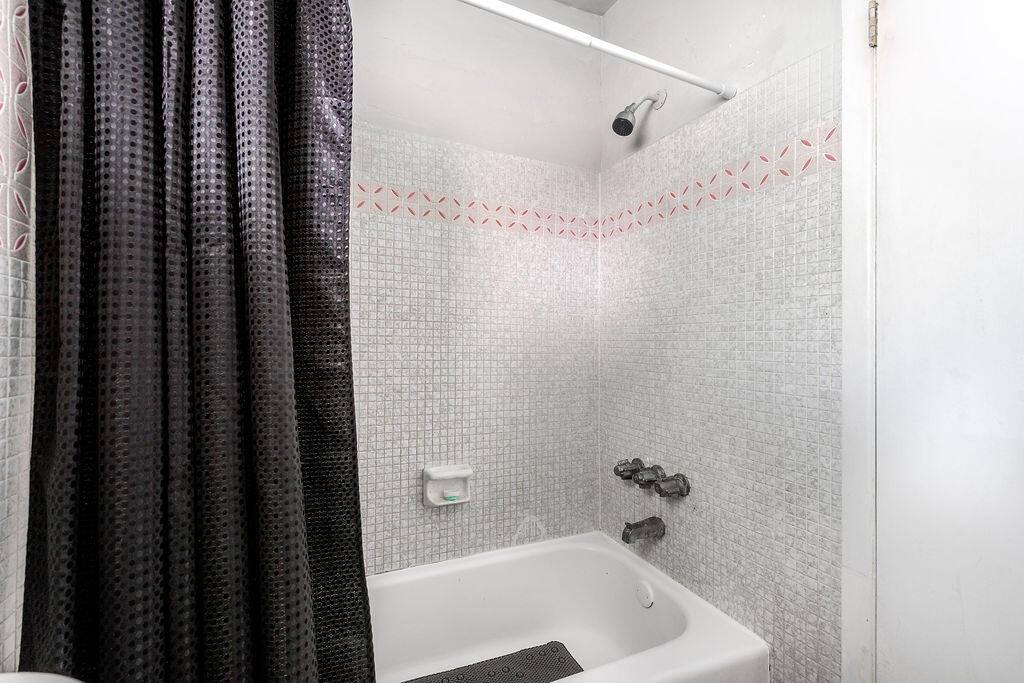 Apartment for rent at 1826 Sherman St, Hollywood, FL 33020