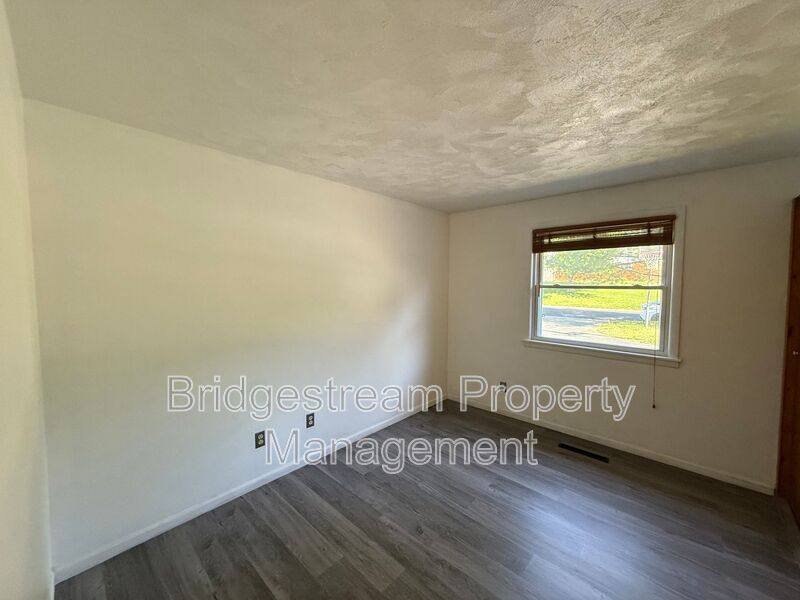 House for rent at 54 Benzell Dr, Dayton, OH 45458