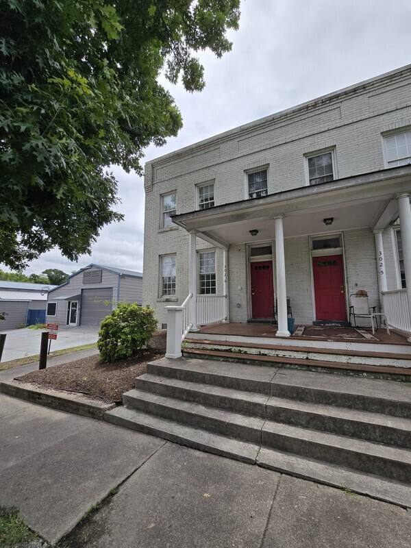 Townhouse for rent at 212 E Wythe St #1, Petersburg, VA 23803