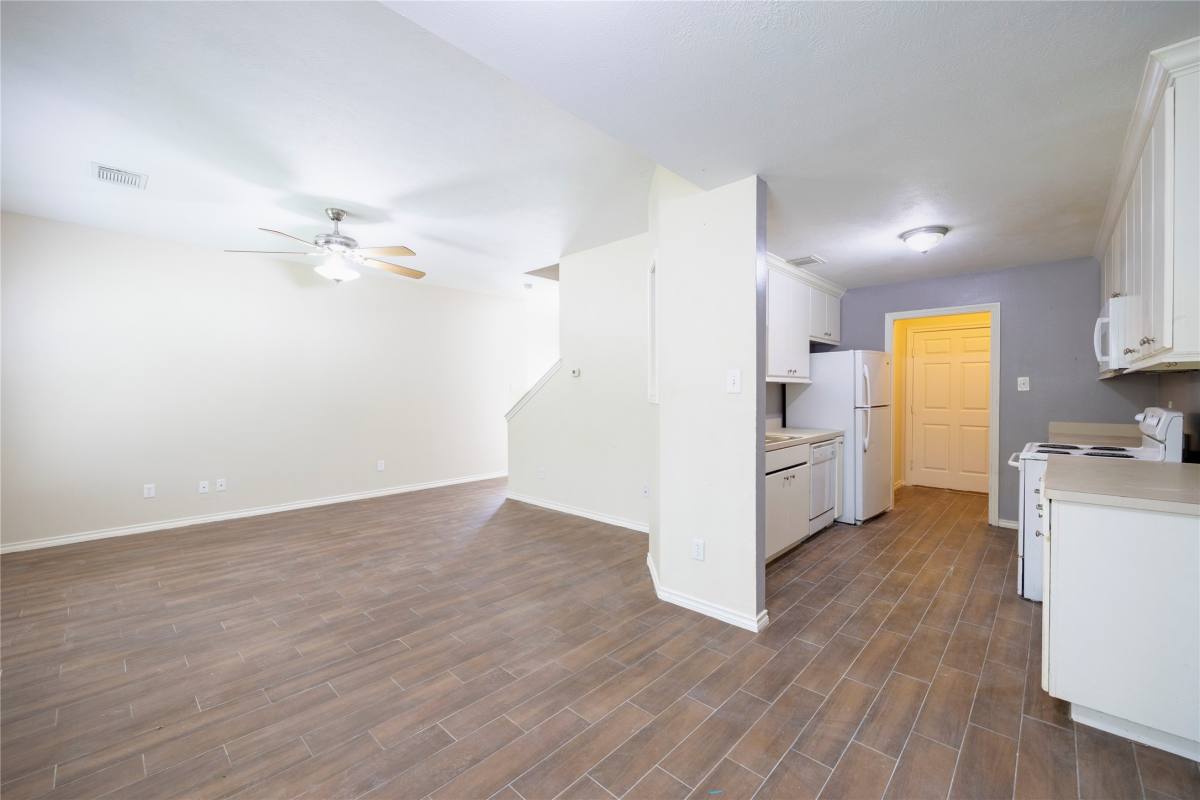 Apartment for rent at 100 Artesian Way #100, New Caney, TX 77357