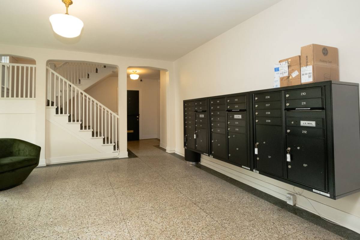 Apartment for rent at 1430 SE 14th Ave, Portland, OR 97214