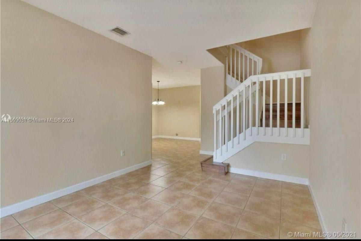 Townhouse for rent at 2470 SE 15th Court, Homestead, FL 33035
