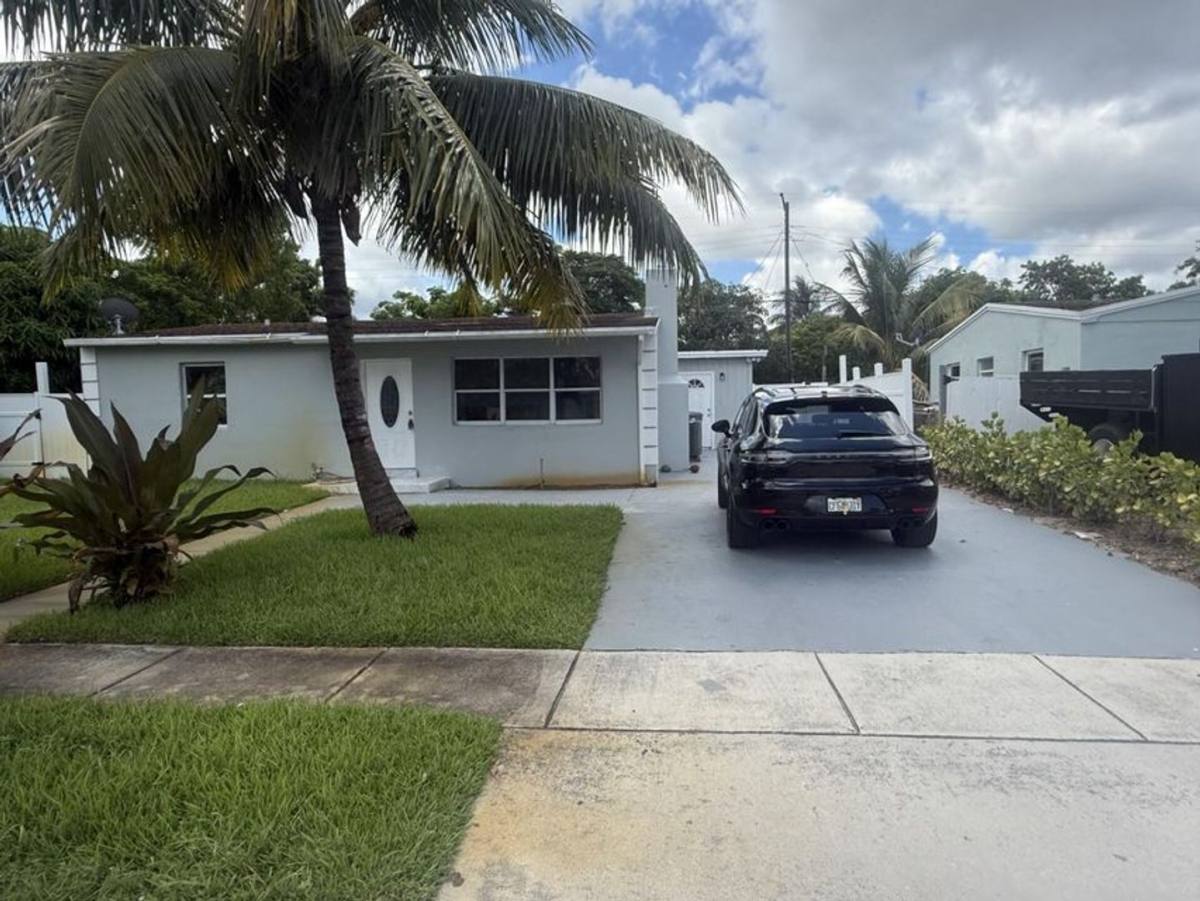 House for rent at 2329 Fairway Dr, West Palm Beach, FL 33409