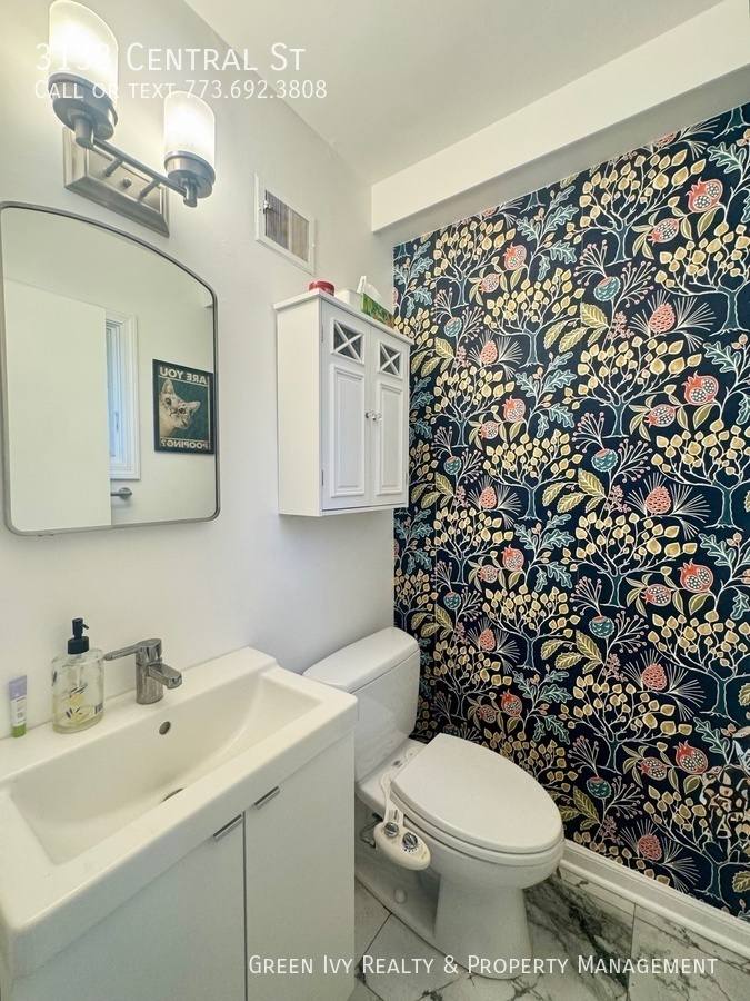 Townhouse for rent at 3133 Central St, Evanston, IL 60201