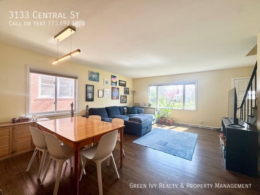 Townhouse for rent at 3133 Central St, Evanston, IL 60201