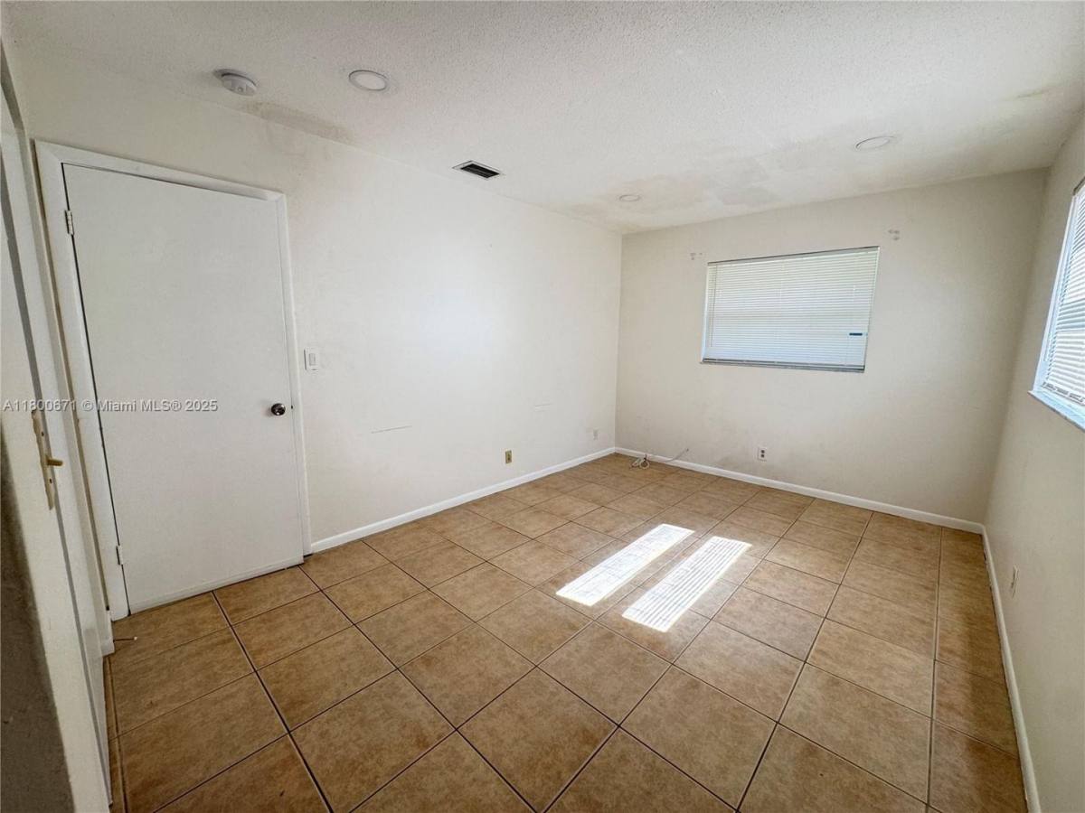 House for rent at 606 SW 5th Ave, Fort Lauderdale, FL 33315