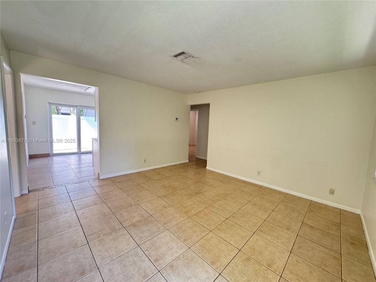 House for rent at 606 SW 5th Ave, Fort Lauderdale, FL 33315