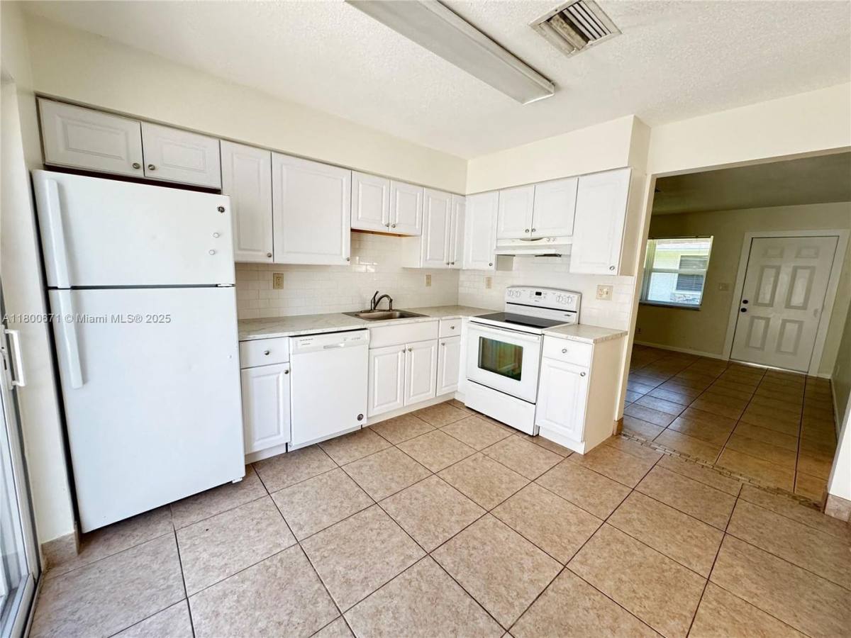 House for rent at 606 SW 5th Ave, Fort Lauderdale, FL 33315
