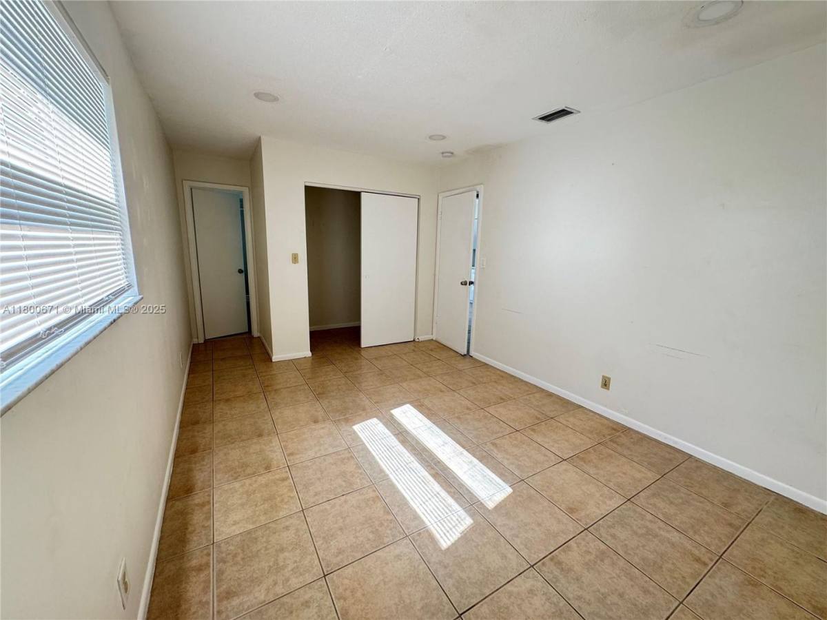 House for rent at 606 SW 5th Ave, Fort Lauderdale, FL 33315
