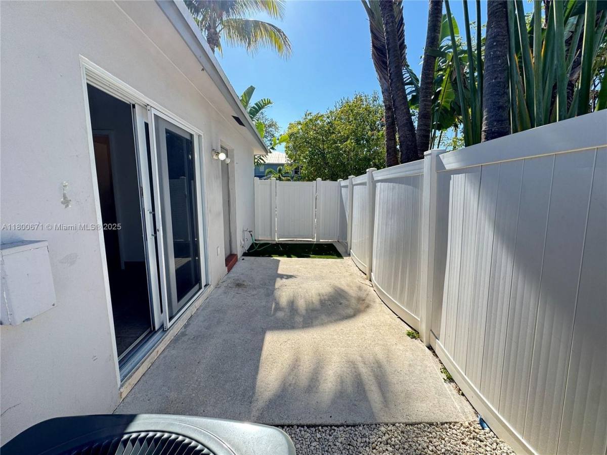 House for rent at 606 SW 5th Ave, Fort Lauderdale, FL 33315