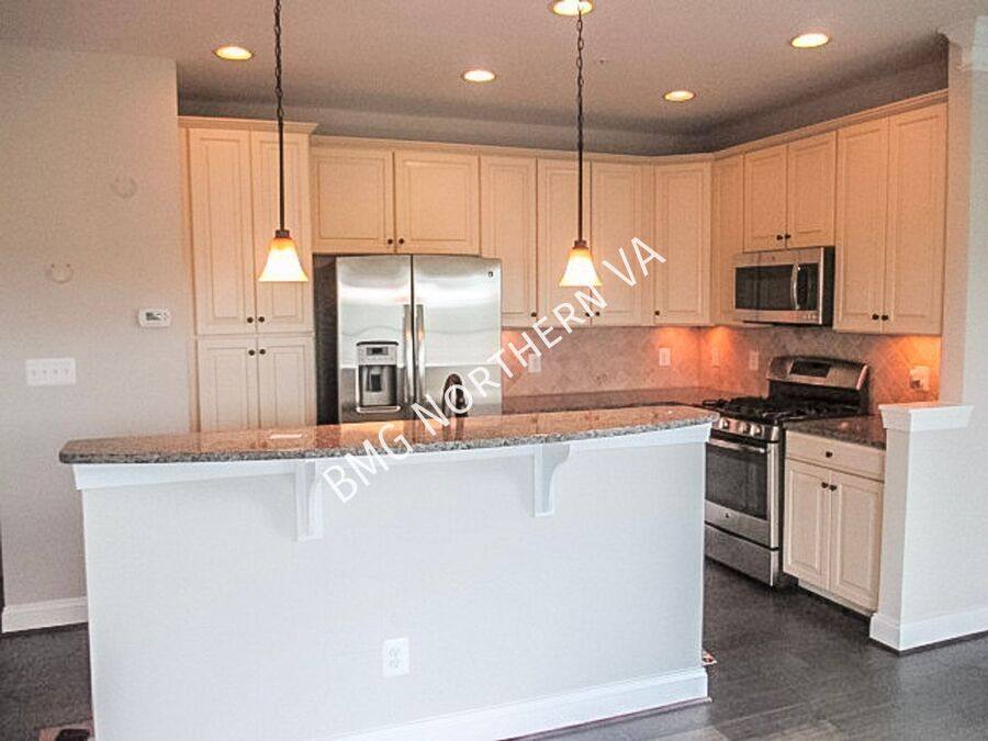 Townhouse for rent at 24688 Hutchinson Farm Dr, Sterling, VA 20166
