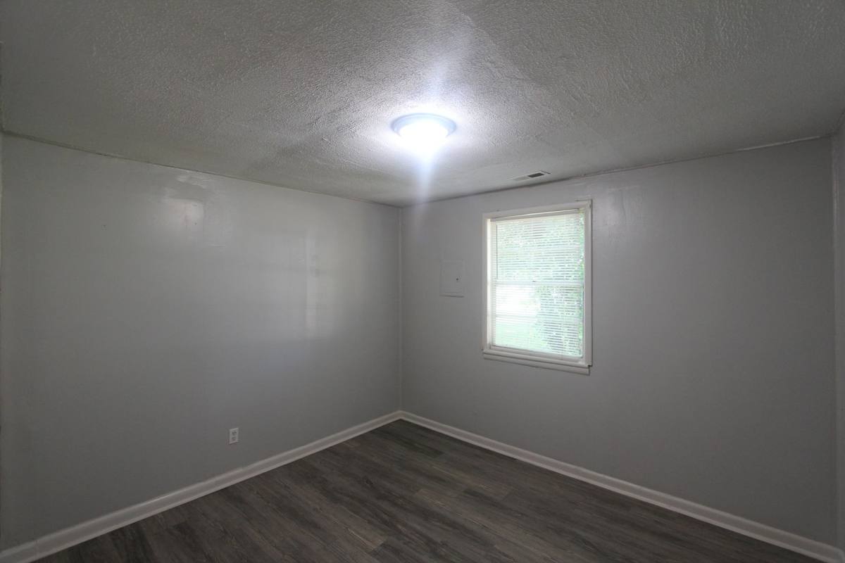 House for rent at 1433 Rayfield Dr, Birmingham, AL 35228