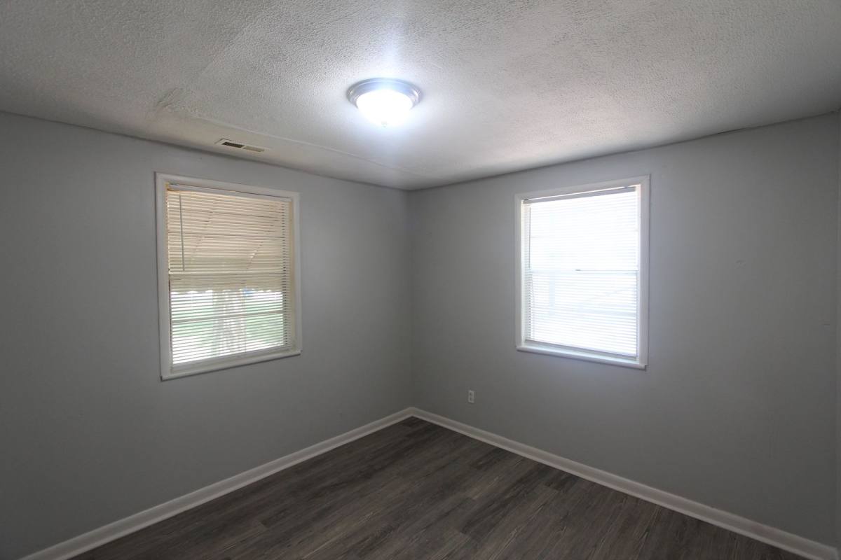 House for rent at 1433 Rayfield Dr, Birmingham, AL 35228