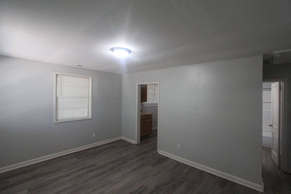 House for rent at 1433 Rayfield Dr, Birmingham, AL 35228